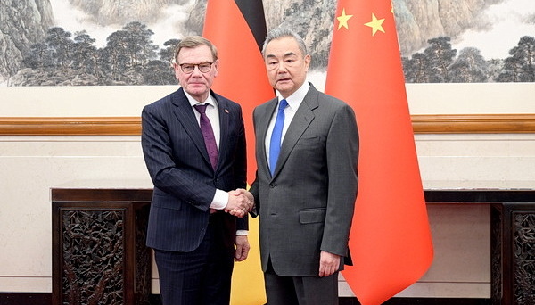 Пекін сподівається, що Німеччина допоможе «повернути ЄС до раціональної політики щодо Китаю» - Ван Ї