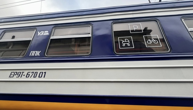 Укрзалізниця запустила модернізований електропоїзд на Чернігівщині