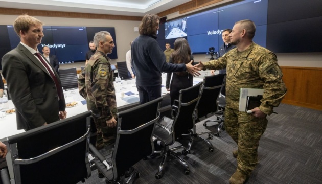 Паліса обговорив із представниками французького оборонпрому спільне виробництво дронів та снарядів