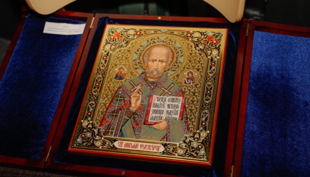 Гроші для ЗСУ: ікону Миколая Чудотворця від Епіфанія продали на благодійному аукціоні за ₴1 мільйон