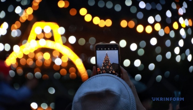 Знищений вокзал, ялинковий сезон і кінна евакуація