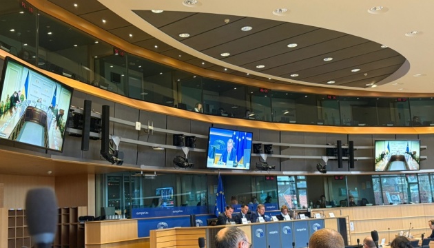 Єврокомісія пропонує виділити €90 мільярдів кредиту Україні на наступні два роки