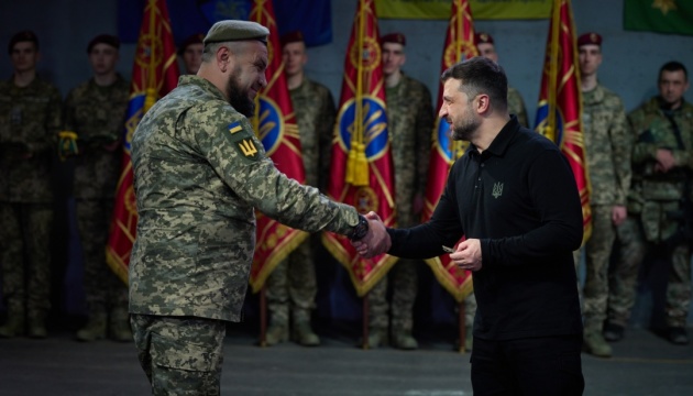 Зеленський у Куп'янську вручив державні нагороди українським захисникам
