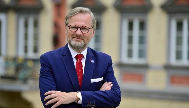 Fiala: La República Checa suministra a Ucrania 1,8 millones de municiones