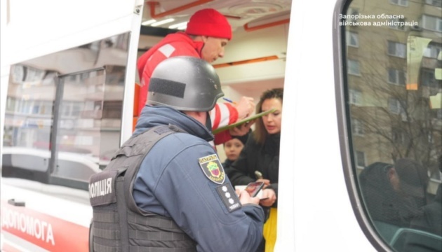 El enemigo ataca un barrio residencial de Zaporiyia, dejando al menos seis heridos, incluido un niño