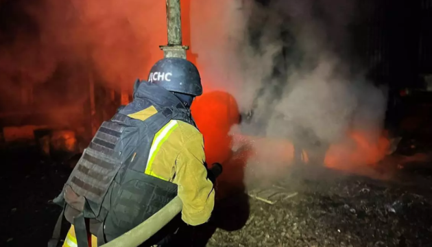 На Дніпропетровщині росіяни завдали повторного удару по підприємству - постраждали працівник та рятувальник