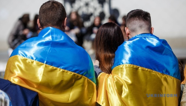 Більшість українців готові терпіти війну стільки, скільки необхідно