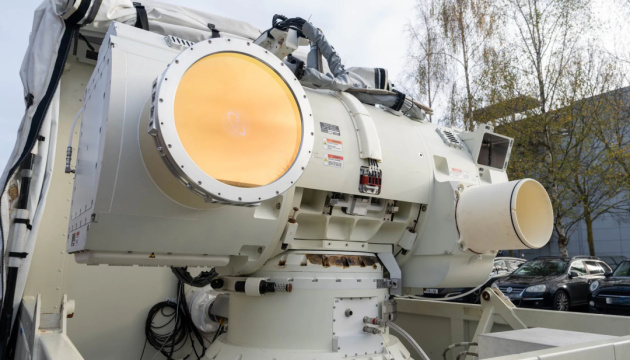 Британія витратить £20 мільйонів на розробку лазерної зброї для знищення дронів