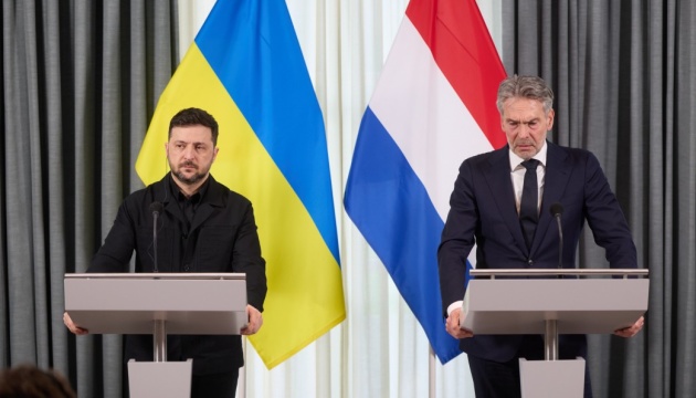 Зеленський: Україна з партнерами розглядає кілька блоків гарантій безпеки