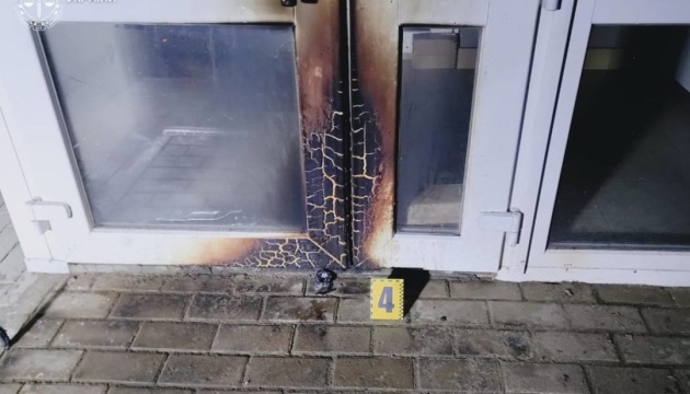 У Сумах затримали підозрюваного в підпалі відділення Укрпошти