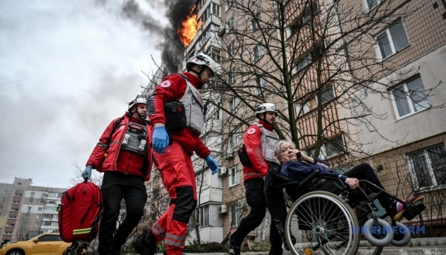 Приліт КАБа у житловий будинок у Запоріжжі / Фото: Дмитро Смольєнко, Укрінформ