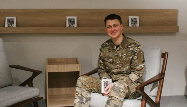 Артур Дронь здобув премію імені Шевельова за книжку «Гемінґвей нічого не знає»