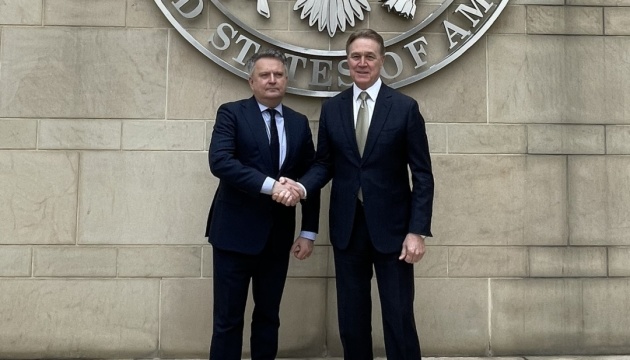 Кислиця прибув до Пекіна для участі в політичних консультаціях