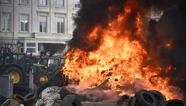 У Брюсселі фермери заблокували дороги - протестують через угоду з країнами Південної Америки