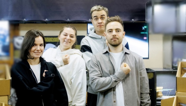 「心臓を捧げよ！」　ウクライナの活動家、「進撃の巨人」のスローガンで軍人用無人機購入の資金募る