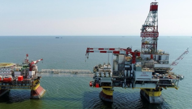 СБУ вразила вже третю нафтовидобувну платформу РФ у Каспійському морі - джерело 