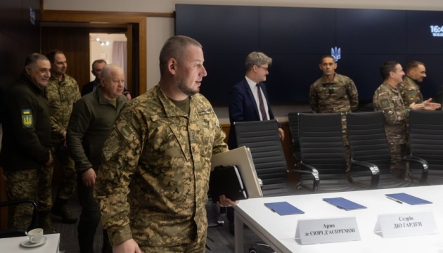 На Банковій обговорили з військовими Франції і Британії присутність міжнародного контингенту в Україні