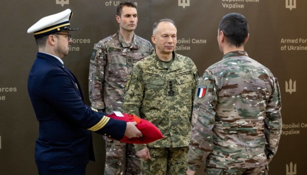 Syrskyi discusses strengthening cooperation with French delegation