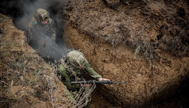 На фронті від початку доби вже 128 боєзіткнень, понад 50 з них - на Покровському напрямку