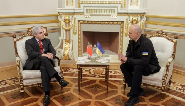 Shmyhal discusses security cooperation with Portugal's defense minister