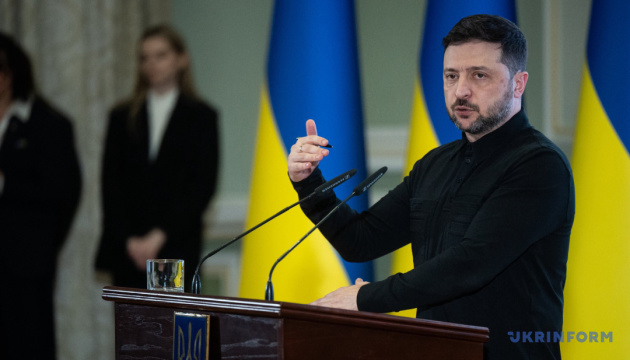  Selenskyj: Ukraine entwickelt eigene Flugabwehrsysteme