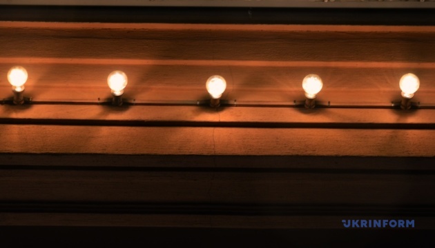 На Київщині у двох населених пунктах відсутнє світло через пошкодження підземної лінії