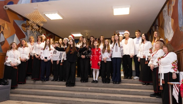 У Міжнародній українській школі у Вільнюсі провели «Різдвяний день добра»