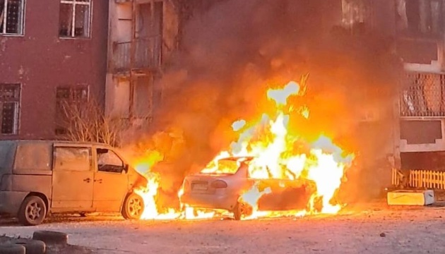 Russian drone crash damages apartment building in Chernihiv