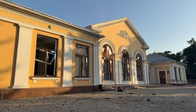 На відновлення Кіровоградської філармонії, пошкодженої обстрілом РФ, виділили майже три мільйони