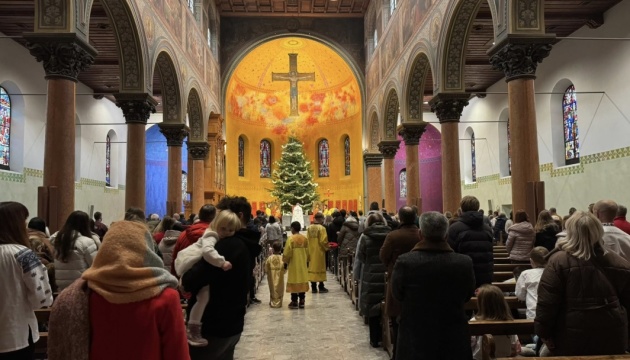 Різдвяна літургія у Швейцарії об’єднала українців у молитві та пісні