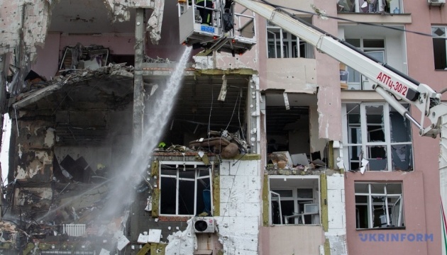 À Kyiv, le nombre de victimes de l'attaque russe est passé à 32, une personne a été tuée