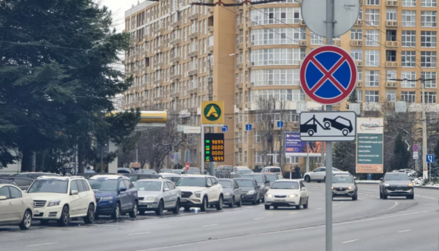 Diesel fuel disappears from gas stations in Crimea, following popular brands of gasoline
