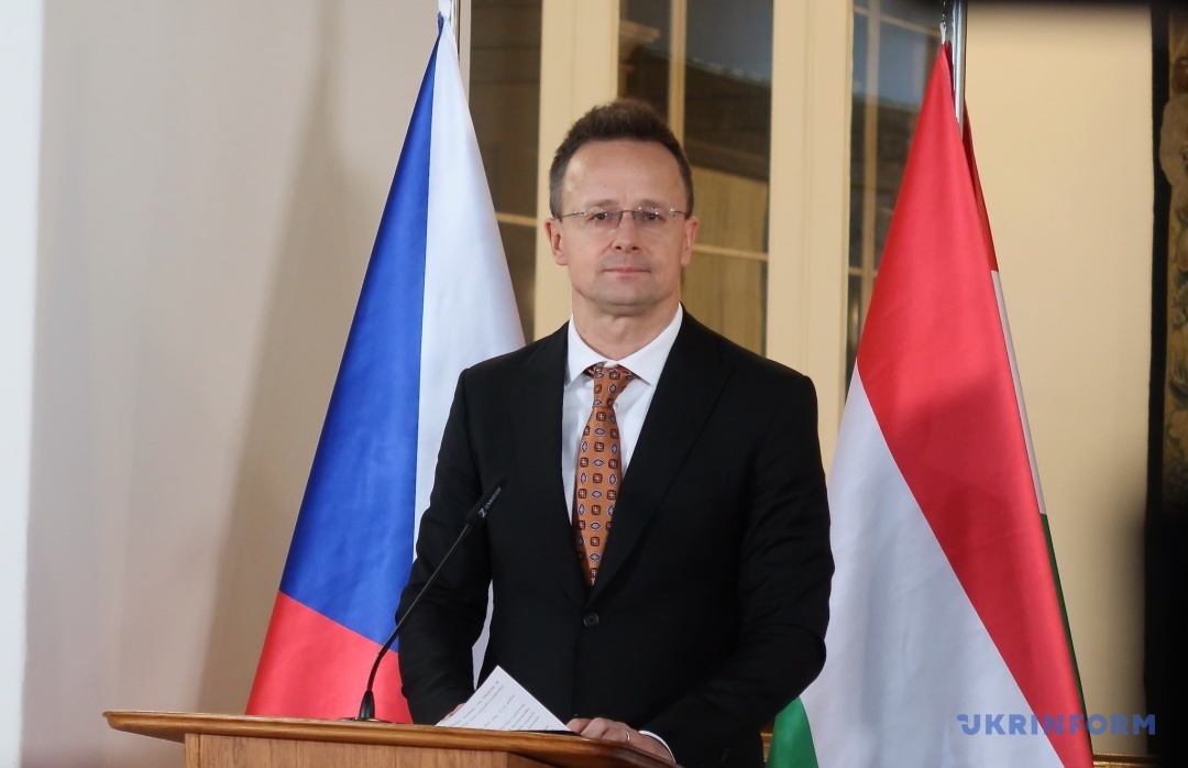 Петр Сійярто