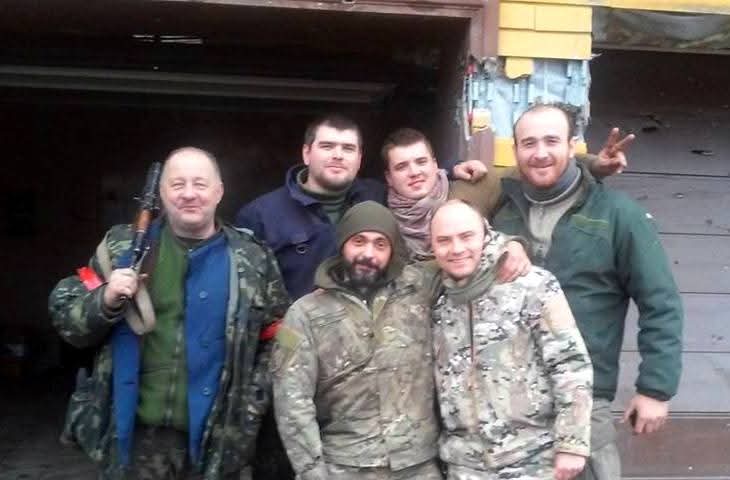 У першому ряду, праворуч Євген Ковтун з побратимами.