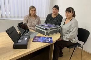 На Буковині чотири гірські громади отримали мобільні валізи ЦНАП