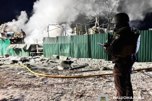 W wyniku rosyjskiego ataku w obwodzie kijowskim uszkodzony został wieżowiec i 13 domów prywatnych, w wyniku czego zginęła jedna osoba

