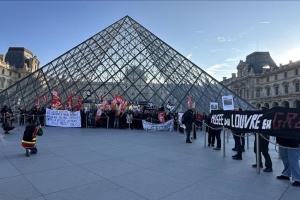 Співробітники Лувру знову страйкують