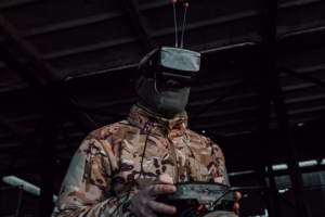 Pilotos de drones destruyen una columna de quads rusos en el sector de Pokrovsk