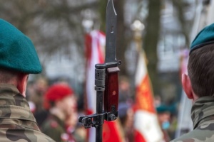 Większość Polaków uważa za najbardziej prawdopodobny scenariusz zamrożenie wojny na Ukrainie