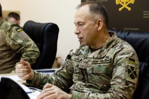 Росія виробляє понад 400 далекобійних дронів щодоби - Сирський