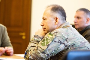 Сирський зустрівся з військовими першого у ЗСУ окремого медбатальйону