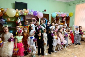 У Молдові українські діти-біженці представили святкову програму «Зимова казка»