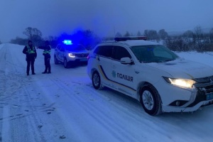 В Україні складна погодна ситуація у семи областях, діють обмеження руху
