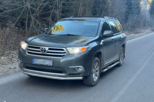 Хабарі автомобілями: заступника начальника Рівненського ТЦК підозрюють у корупції