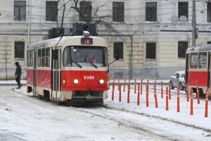 У Києві через ворожу атаку на деяких ділянках призупинив рух електротранспорт