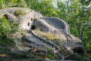 На Львівщині прокуратура зобов’язала укласти охоронний договір на унікальний скельний комплекс