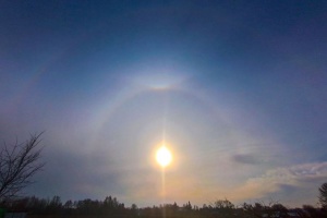 У небі над Сумщиною зафіксували полярне сяйво і подвійне гало