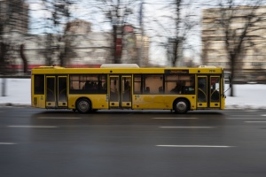 На правому березі столиці рух наземного електротранспорту дублюють автобуси