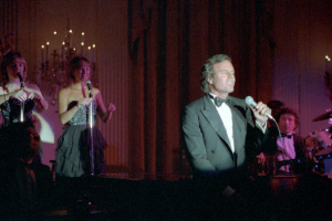 Співака Хуліо Іглесіаса звинуватили в сексуалізованому насильстві