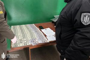 На Дніпропетровщині прикордонник за $12 тисяч допомагав уникати мобілізації